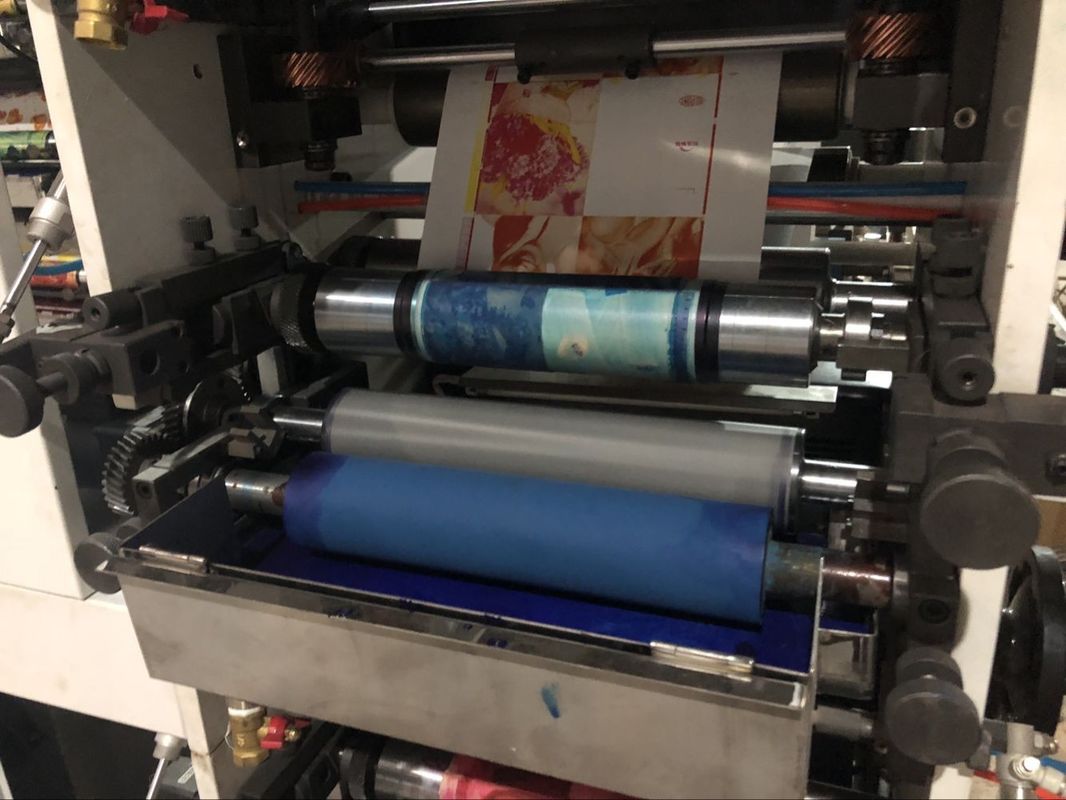 آلة طباعة الملصقات ذات 6 ألوان فليكسو ، آلة طباعة الملصقات البلاستيكية 520 مم